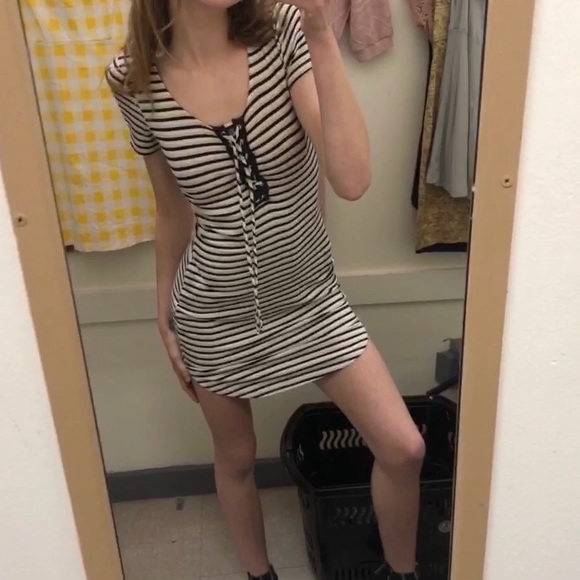 🎉2/$25 Blue striped bodycon dress - Picture 1 of 2